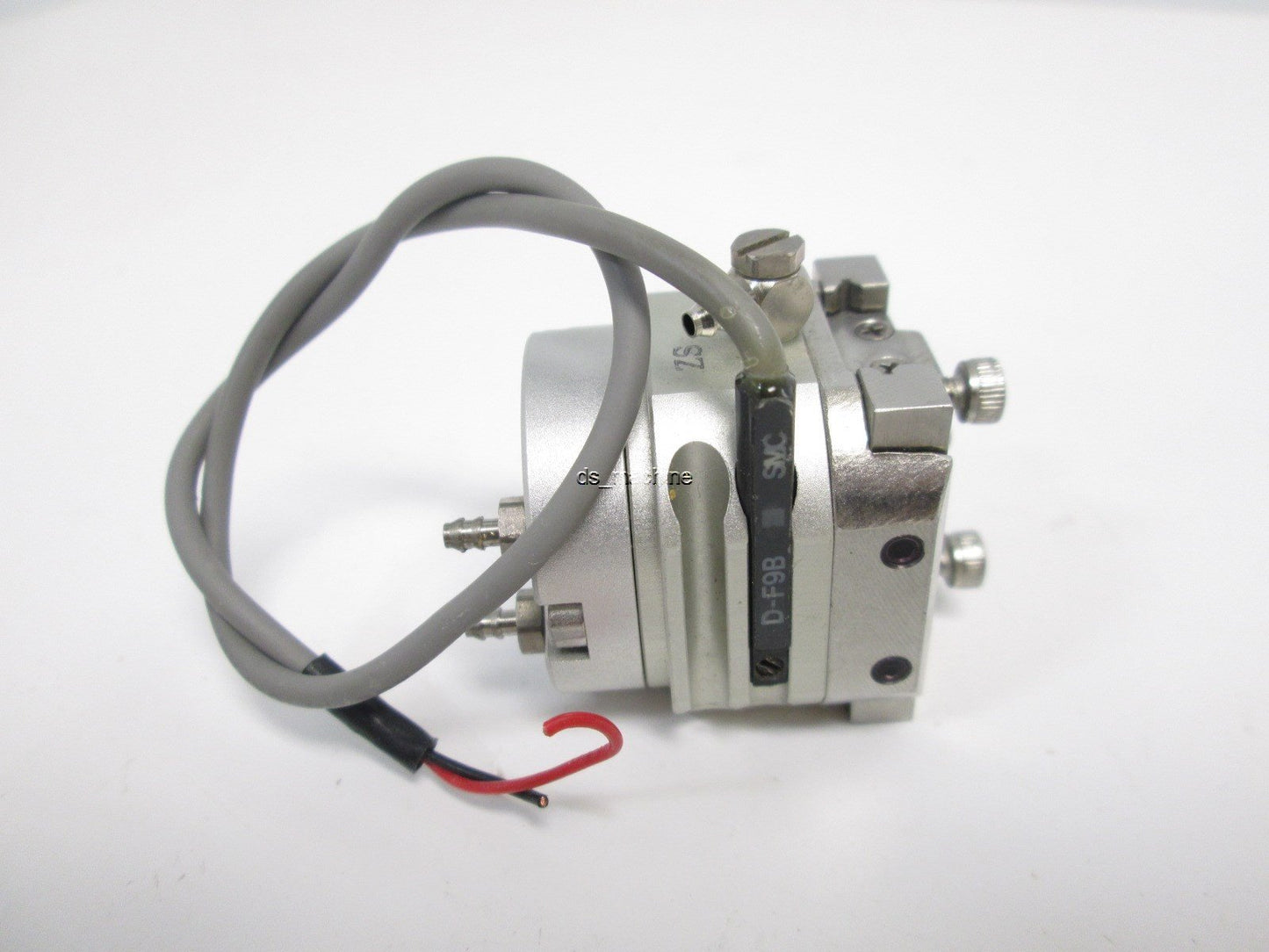 Used SMC MDHR2C-10E Pneumatic Rotary Gripper