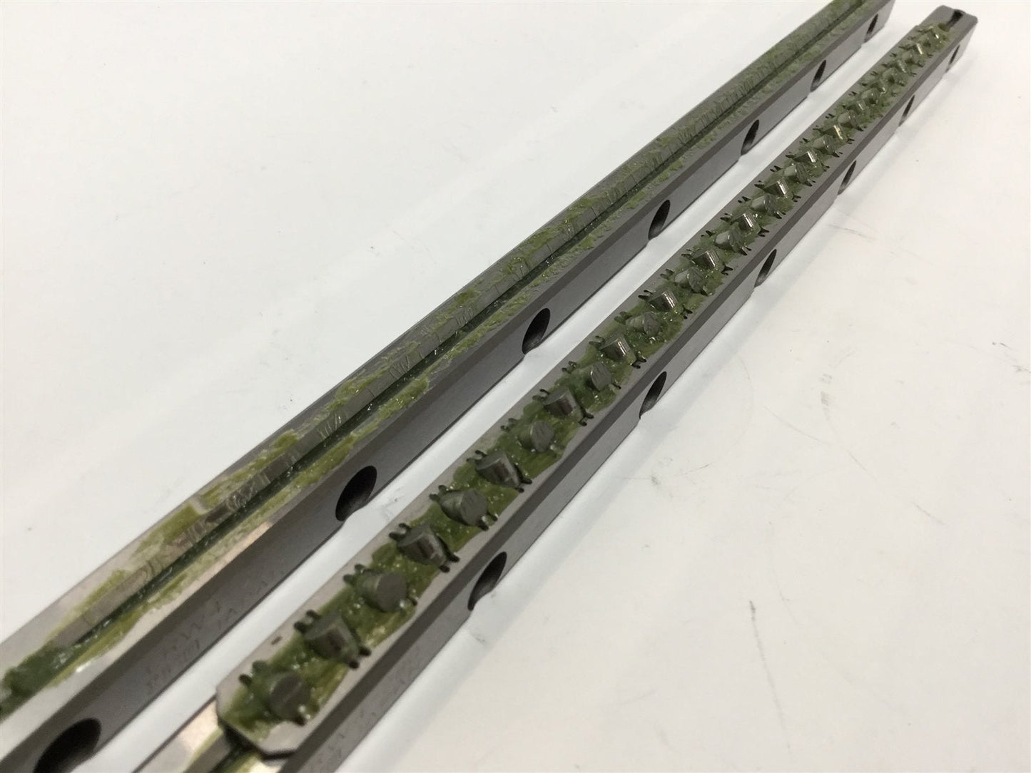 Used IKO CRW4-280 Cross Roller Linear Slide Rail Bearing, Length: 280mm, Travel: 4"