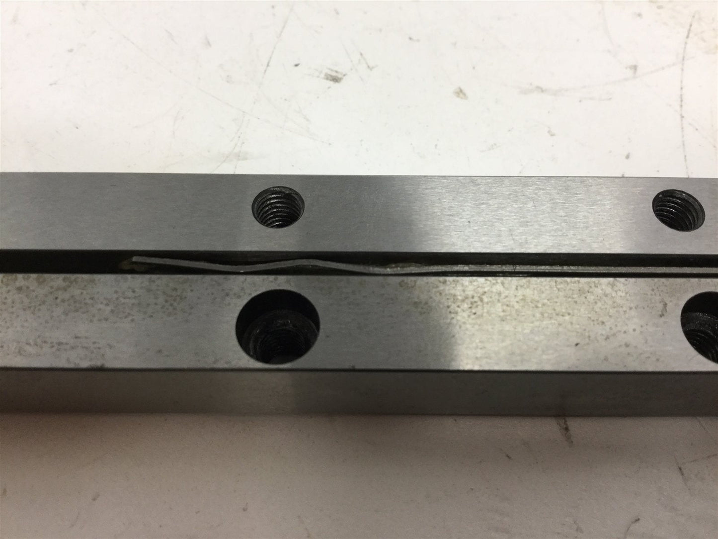 Used IKO CRW4-480 Crossed Roller Linear Bearing Slide Rail Length: 480mm, Width: 22mm