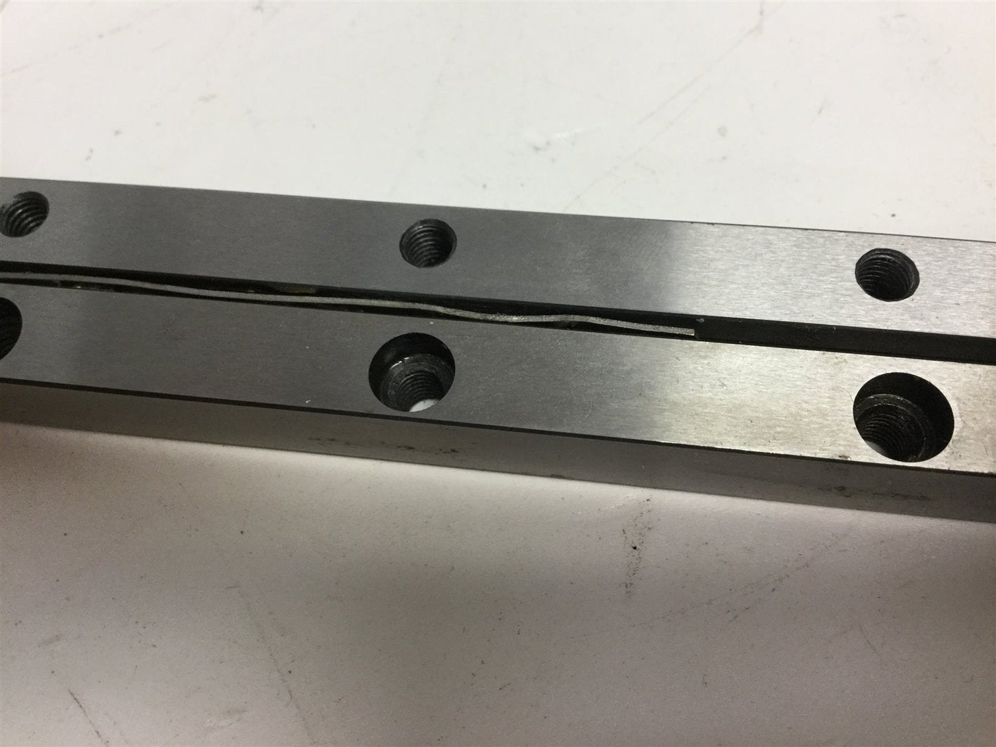 Used IKO CRW4-480 Crossed Roller Linear Bearing Slide Rail Length: 480mm, Width: 22mm