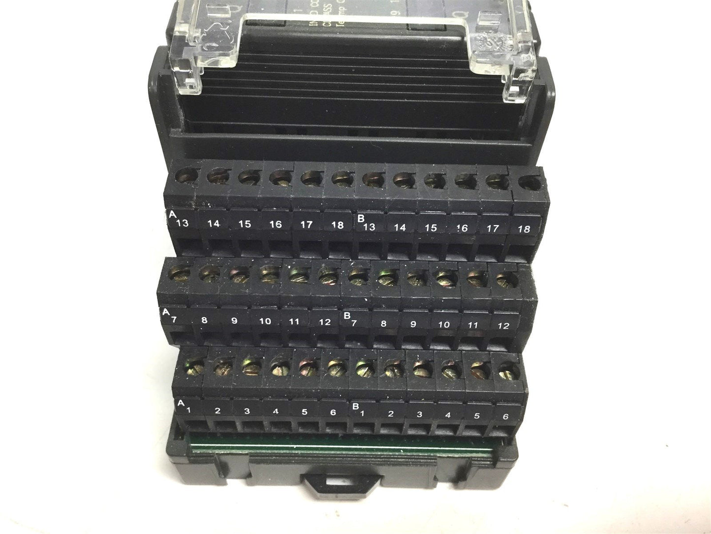 Used GE Fanuc IC200MDL940B Output Relay Module, 2A ISO Form A 16PT With 18 Point Base