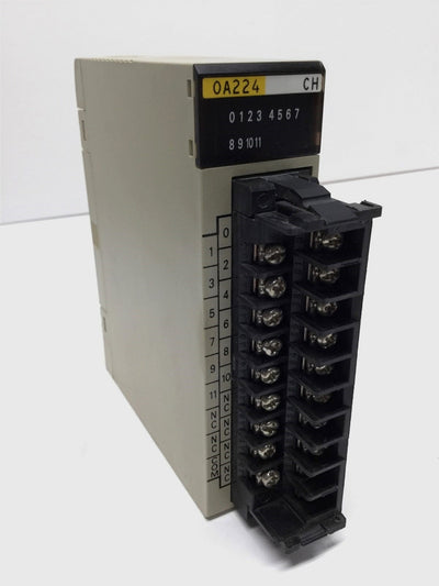 Used Omron C200H-OA224 SYSMAC PLC Triac Output Module 0.5A 250VAC, 12-Point