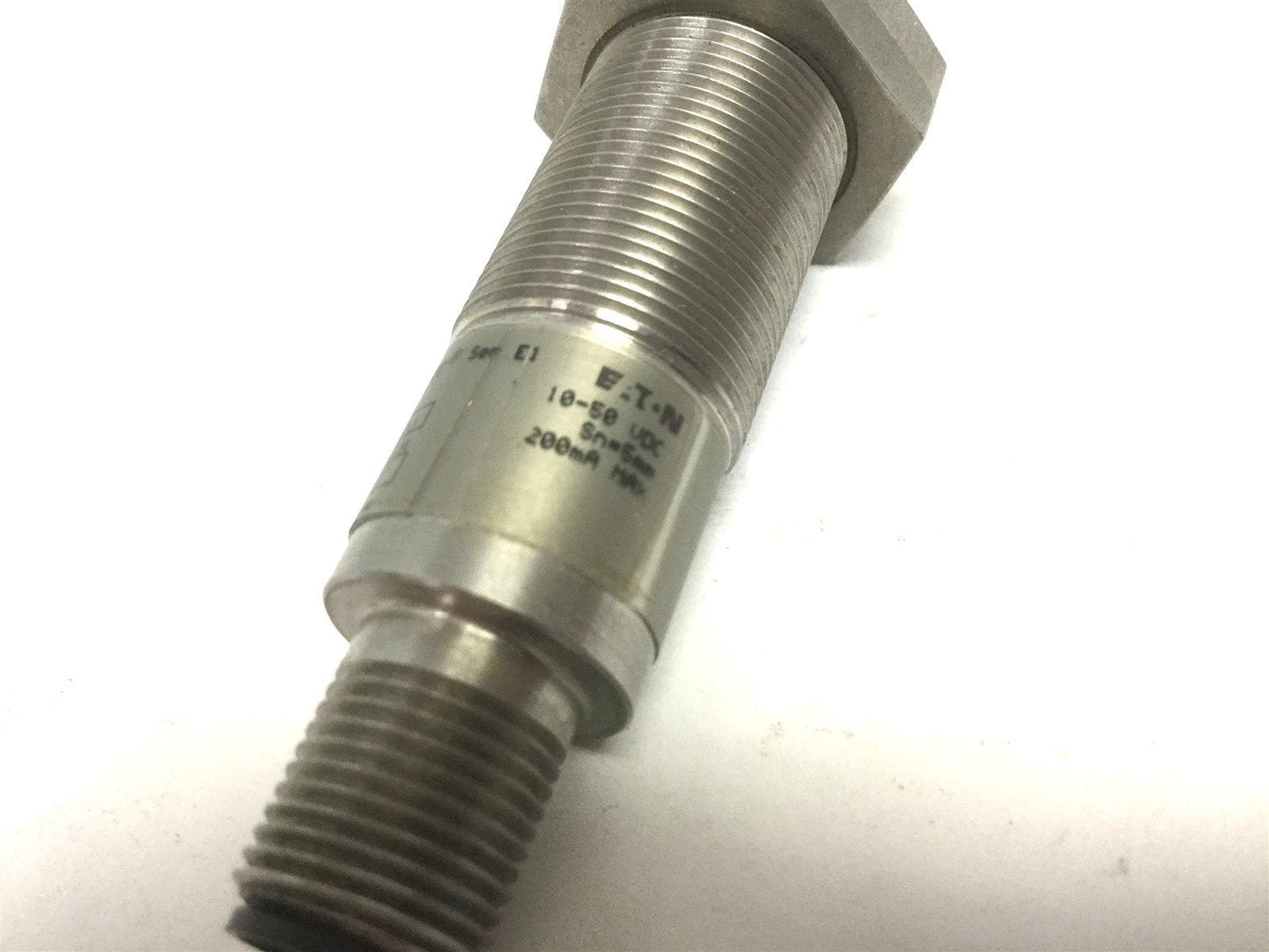 New Other Eaton Cutler Hammer E57RAL18T111SD Proximity Sensor 22mm Range, N.O. PNP