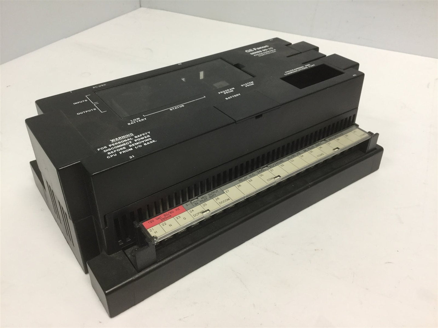 Used GE Fanuc IC692MDR541C I/O Module with IC692CPU211D CPU, Voltage: 120VAC 50/60 Hz