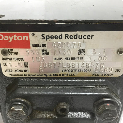 For parts or not working Dayton 4Z007D Speed Reducer, 5:1 Ratio, Input Power 1HP, Shaft: 5/8", *Bad Seal*