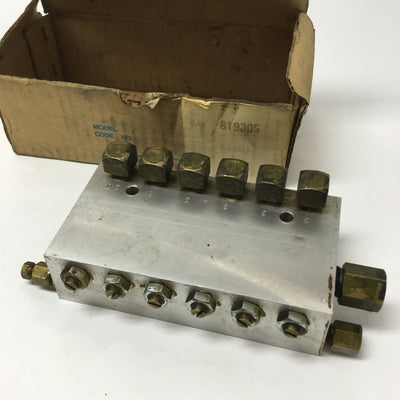 Used Mazak G77LA000340 Lube Air/Oil Mixing Valve Block CNC Machine Part (.03X5,.20)