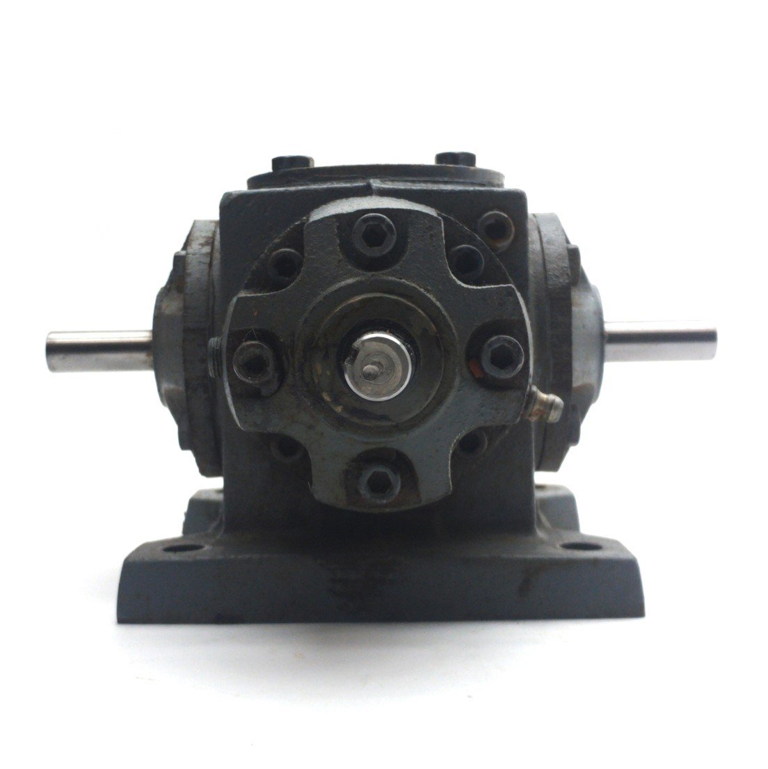 Used Boston Gear R131-BV1 Spiral Bevel Gear Drive, 1:1, 31 Frame, 4.2HP, 1750RPM