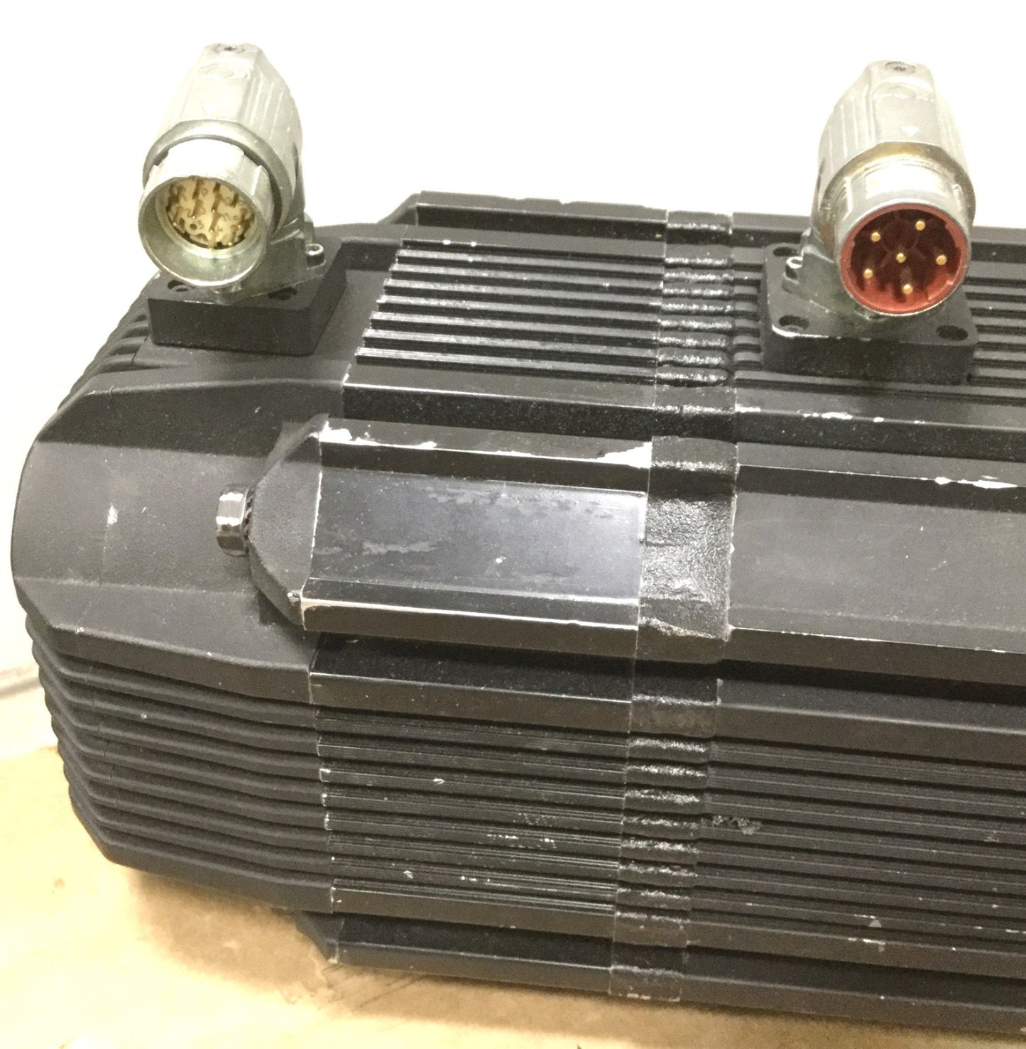 Used Parker MB Series Brushless Servo Motor MBA1453028528S21644 Torque Range:4.5-28Nm