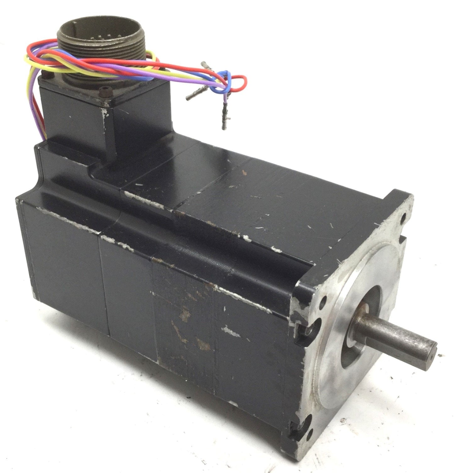 Used QMC 3571-MT3455 Brushless Servo Motor, Torque Cont: 17 LB-In, 10.5A Shaft: 1/2"