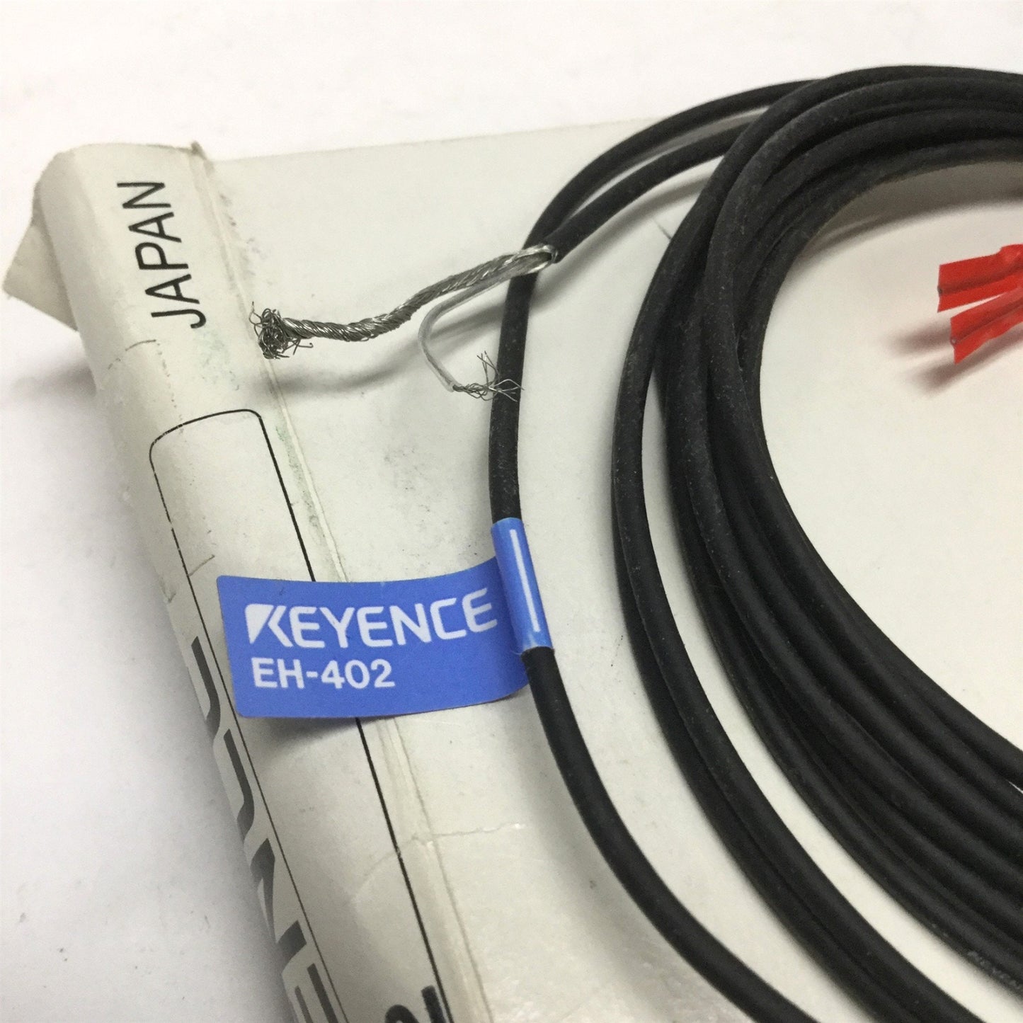 New Other Keyence EH-402 Photoelectric Proximity Sensor Ferrous Metals, 7mm Max, 2.8mm Dia