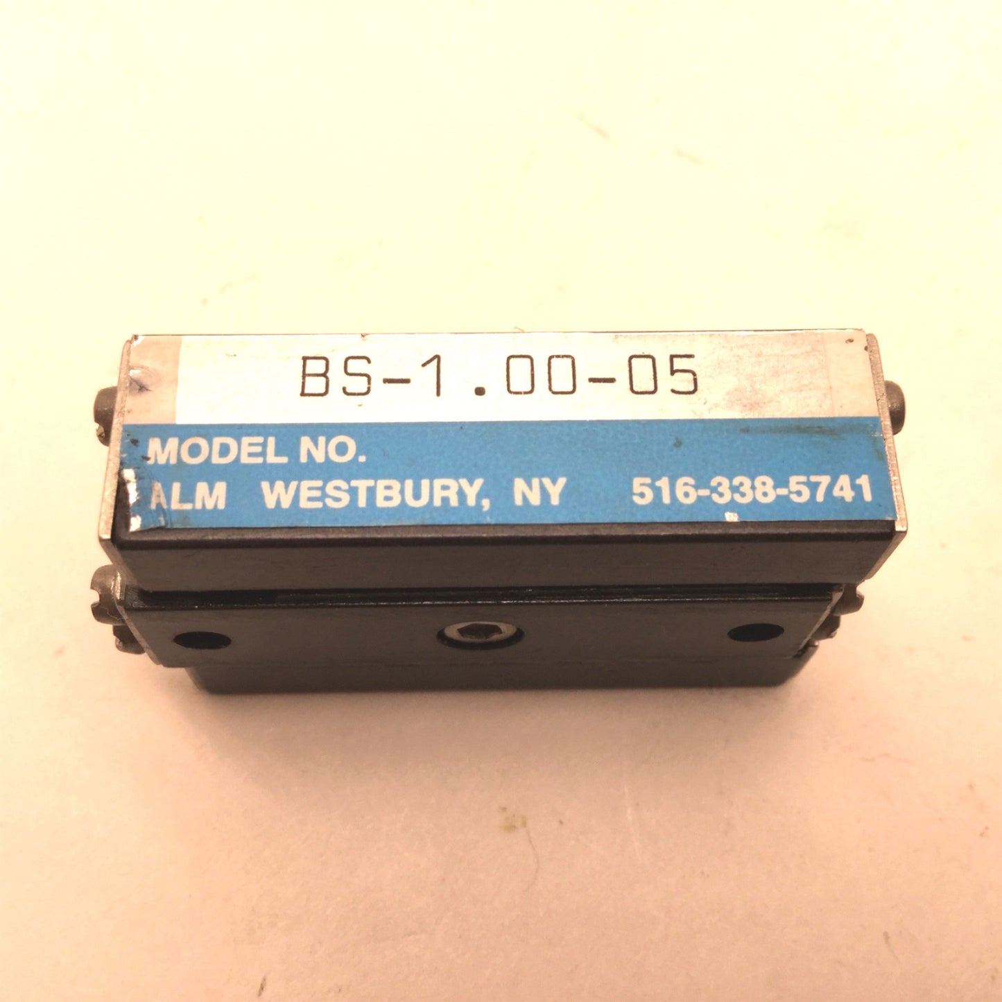 Used Alm BS-1.00-05 Ball Bearing Slide Stage Travel: 1/2" W: 1" L: 1-9/16" H: 1/2"