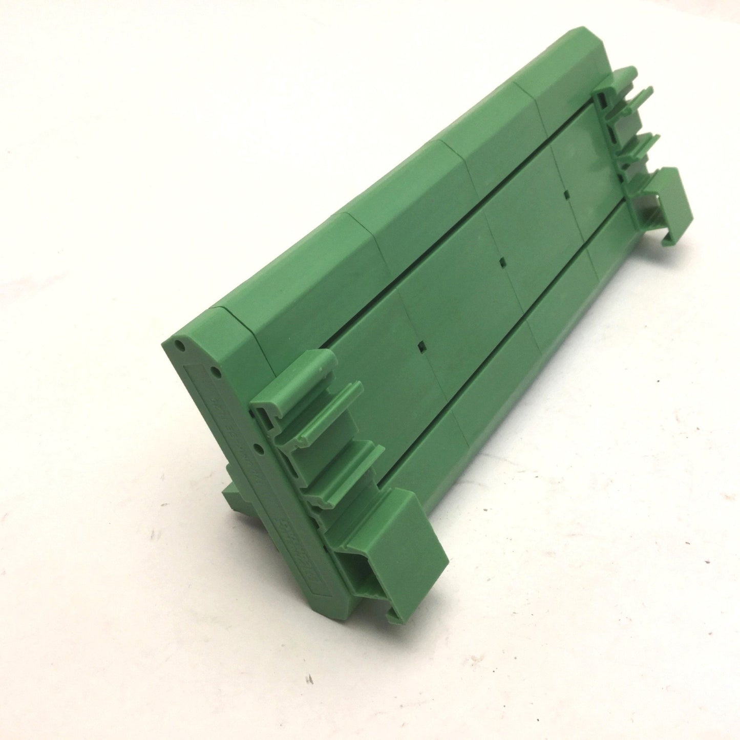 Used Delta Tau 602205-101 Break Out Board, DIN Rail, 64 Terminals, ACC8-D PMAC 60-Pin