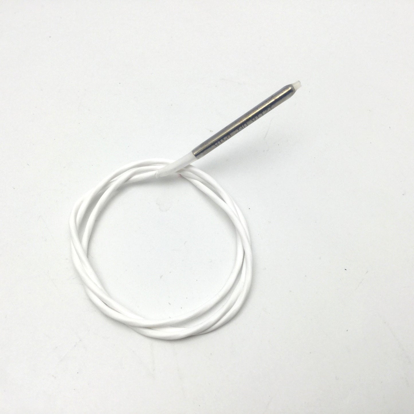 Used T118 UEC 0518 3 Wire RTD Probe Length: 2" Probe Width: 0.2" Lead Length: 2'