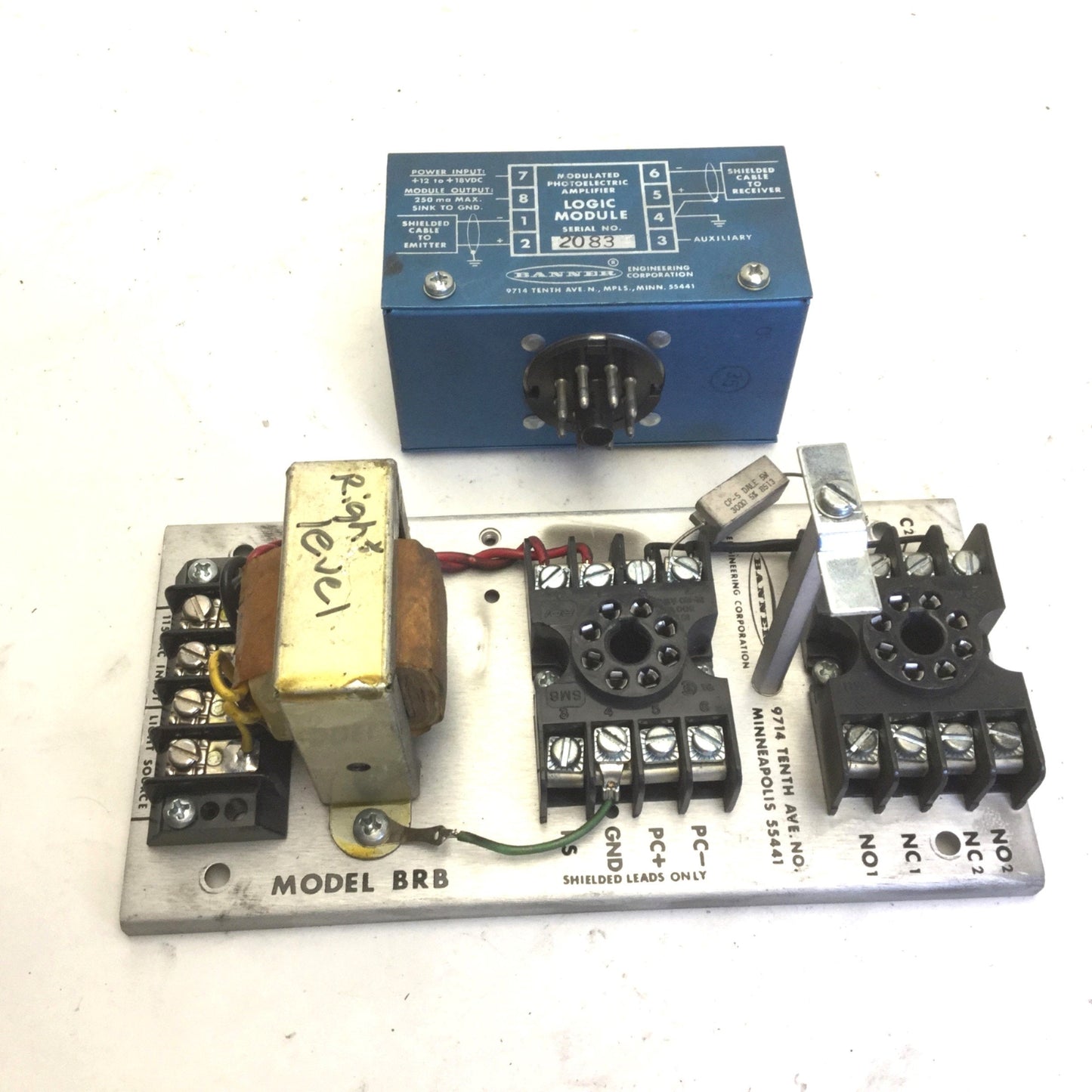 Used Banner BRB Base W/MB3-4 Photoelectric Amp Relay Logic Module, Input: 115VAC