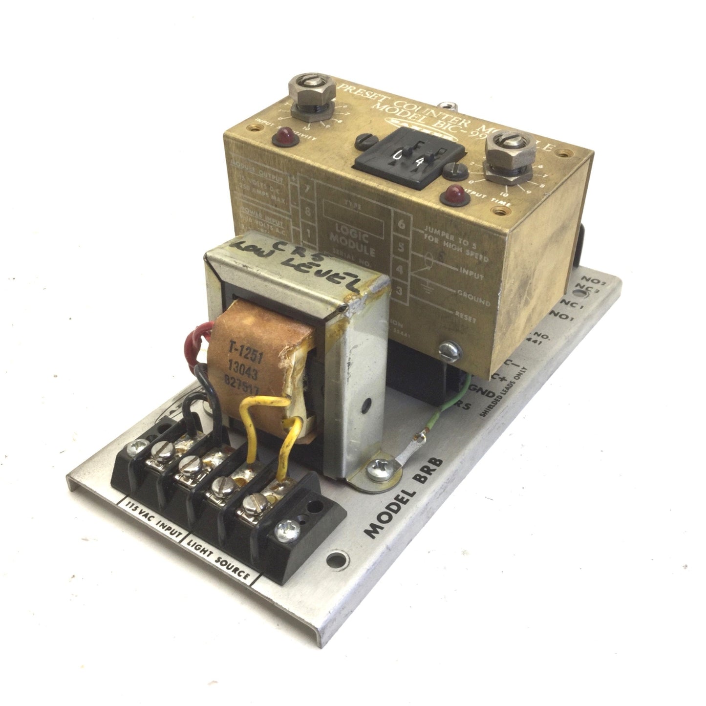 Used Banner BRB Base W/BIC-99 Preset Counter Module, Input: 115VAC, *Missing Latch*