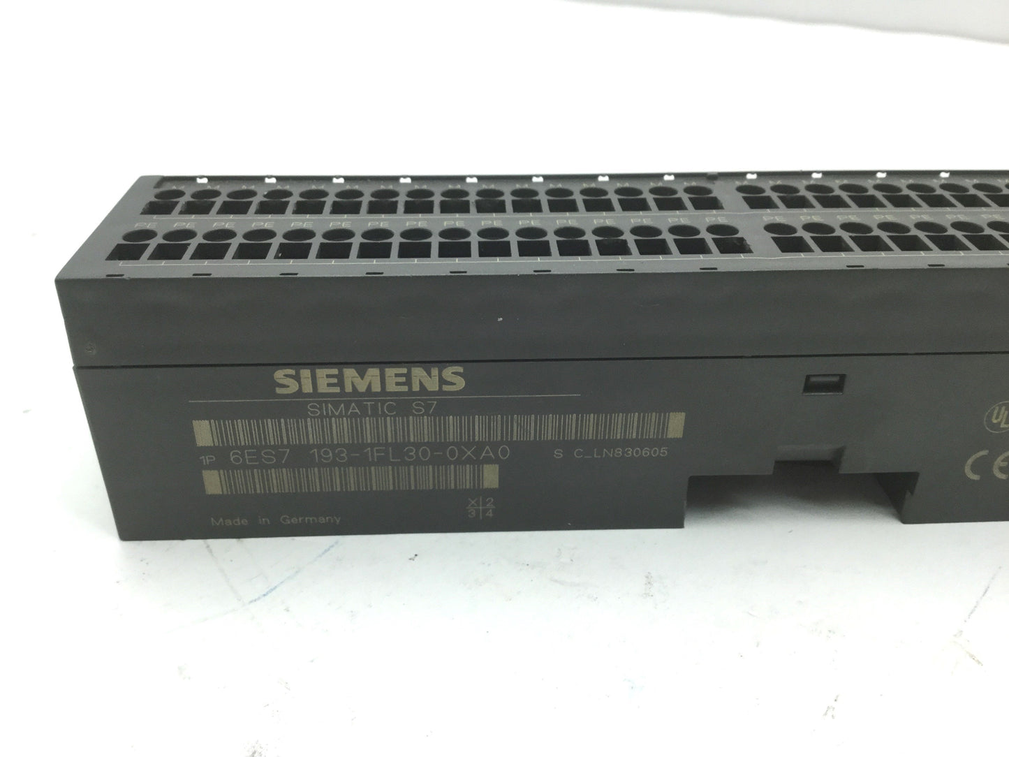 Used Siemens 6ES7 193-1FL30-0XA0 Simatic S7 Terminal Block 2 Tier 32 Ch *Broken Clip