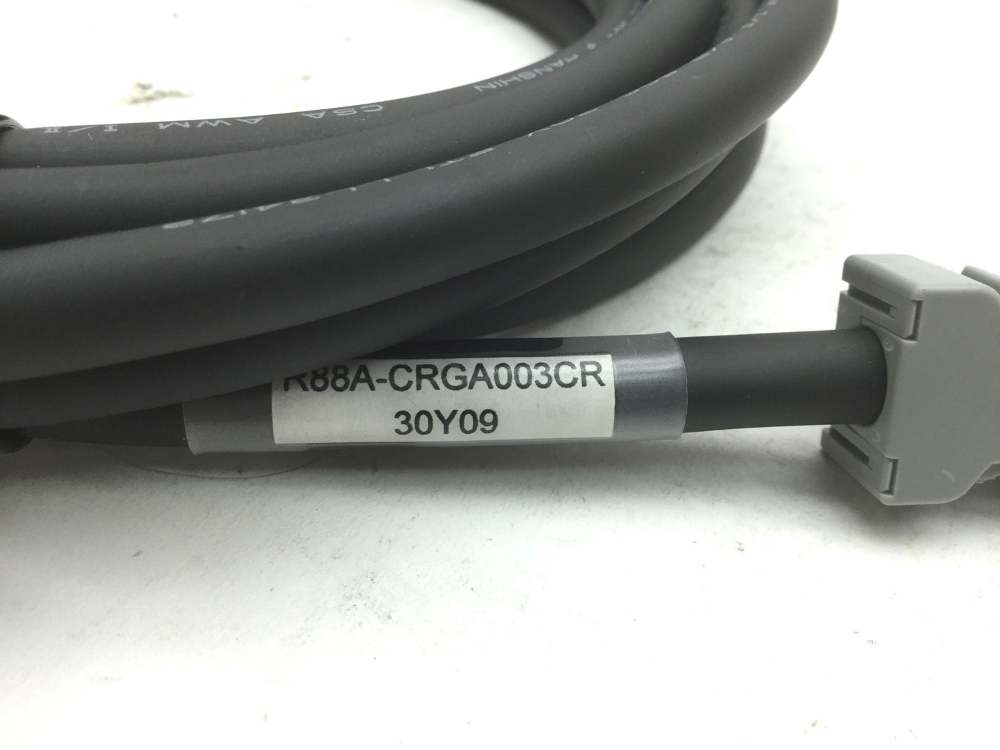 New Omron R88A-CRGA003CR Servo Motor Cable Assembly Length 3 Meters