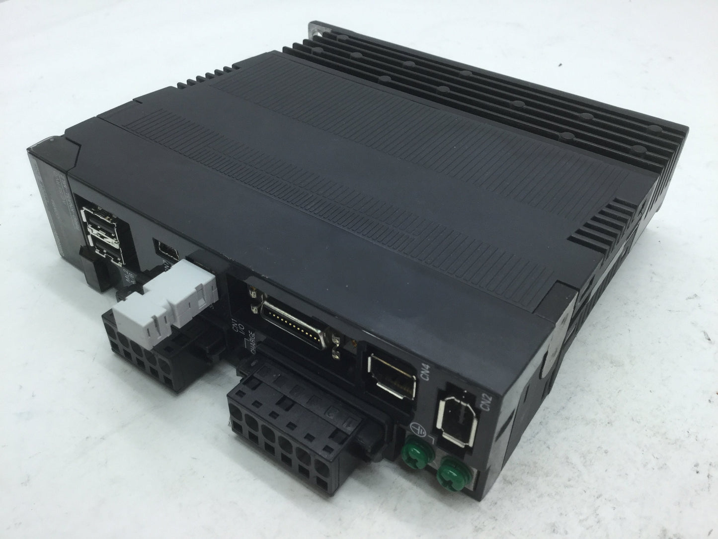 Used Omron R88D-KNA5L-ML2 Servo Drive Mechatrolink-II 50W In 100-120VAC Out 0-120VAC