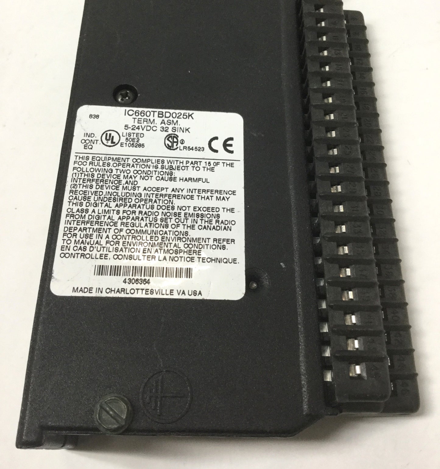 Used GE Fanuc IC660TBD025K Genius I/O 46-Terminal Assembly Module, 5-24VDC, 32 Sink