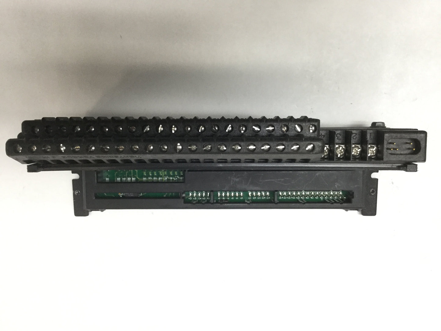 Used GE Fanuc IC660TBD025K Genius I/O 46-Terminal Assembly Module, 5-24VDC, 32 Sink