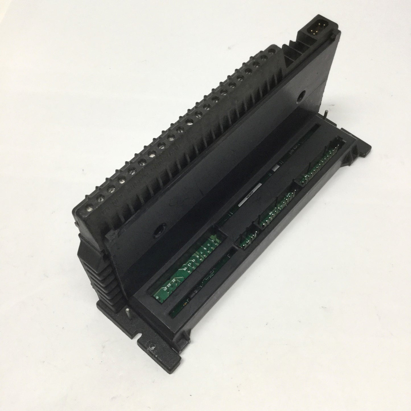 Used GE Fanuc IC660TBD025K Genius I/O 46-Terminal Assembly Module, 5-24VDC, 32 Sink