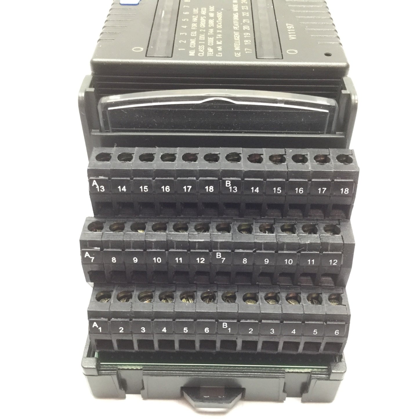 Used GE Fanuc IC200MDL742G VersaMax PLC Output Module, Positive Logic, 32-Point 24VDC