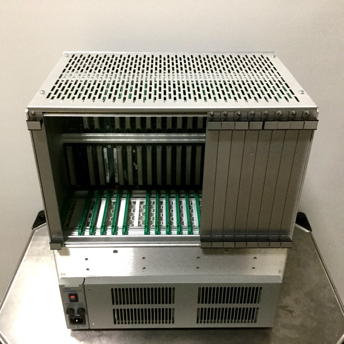 Used Adept MV-19 PLC Controller & Power Supply, 19-Slot, 240VAC, 30330-25000