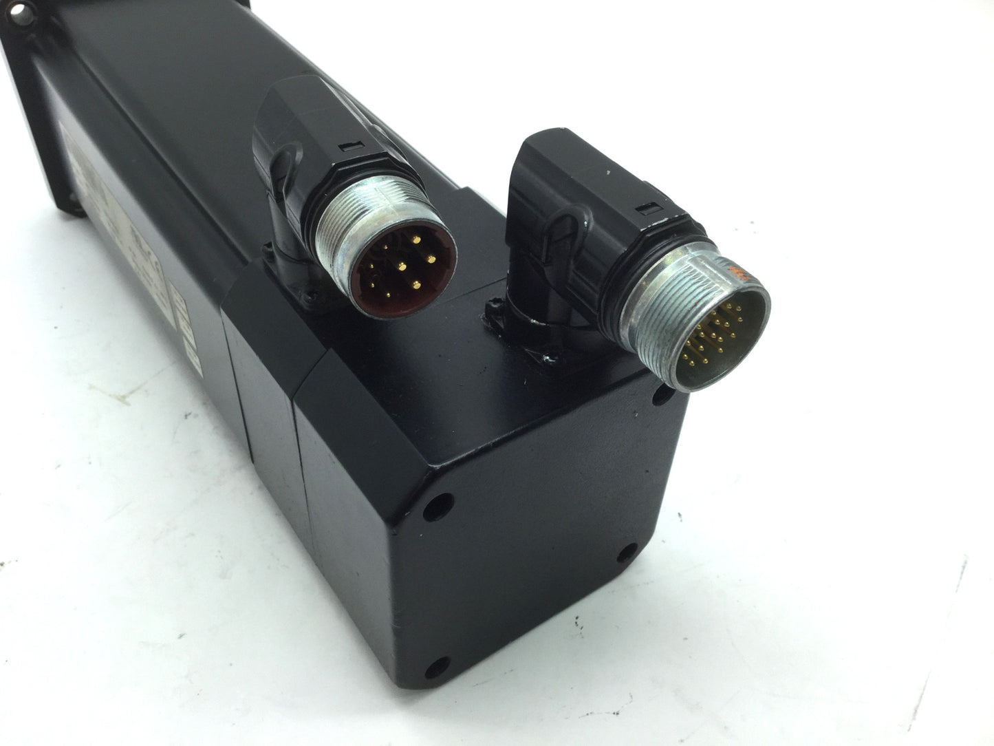 New Other BR Automation 8LSA35.E203D200-0 Servo Motor 400VAC 3000RPM Nema 34, Shaft: 14mm