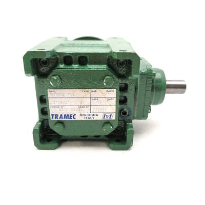 New – Open box Tramec RA19AS FLS Right Angle Gearbox Ratio: 1:1 1400RPM 12Nm 1.8Kw Shafts: 19mm