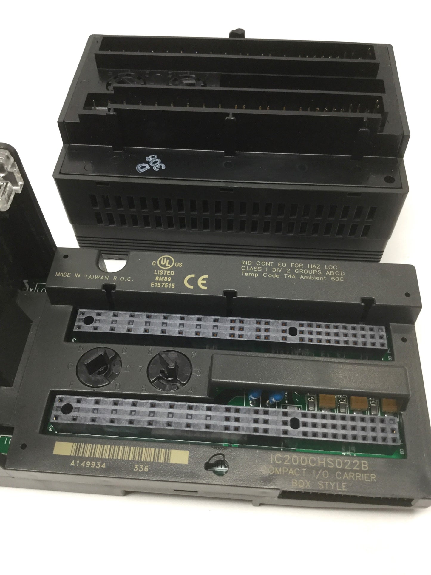 Used GE Fanuc IC200MDL650D VersaMax Input Module, Pos/Neg, 32-Point, 24VDC w/Carrier