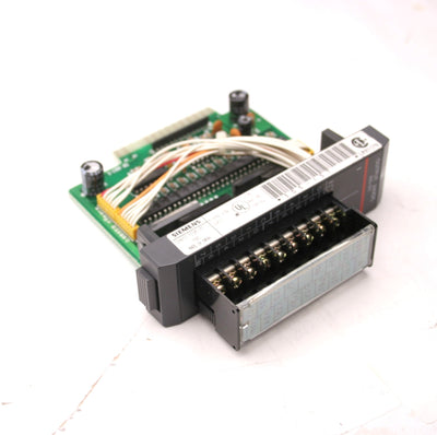 Used Siemens Simatic TI305-15T Output Module, 5-28VDC, 0.5A, Class 2, Output: 24VDC