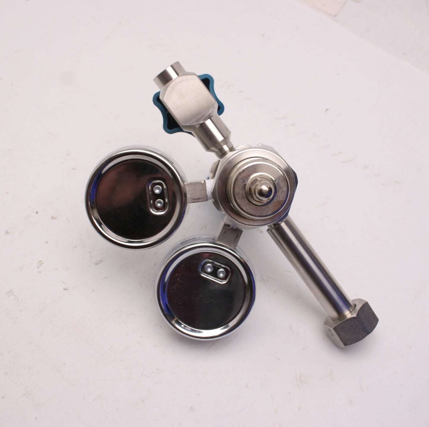 Used Airgas Y12-E444D660 Two Stage Stainless Gas Regulator, Inlet: 3500 PSIG Max