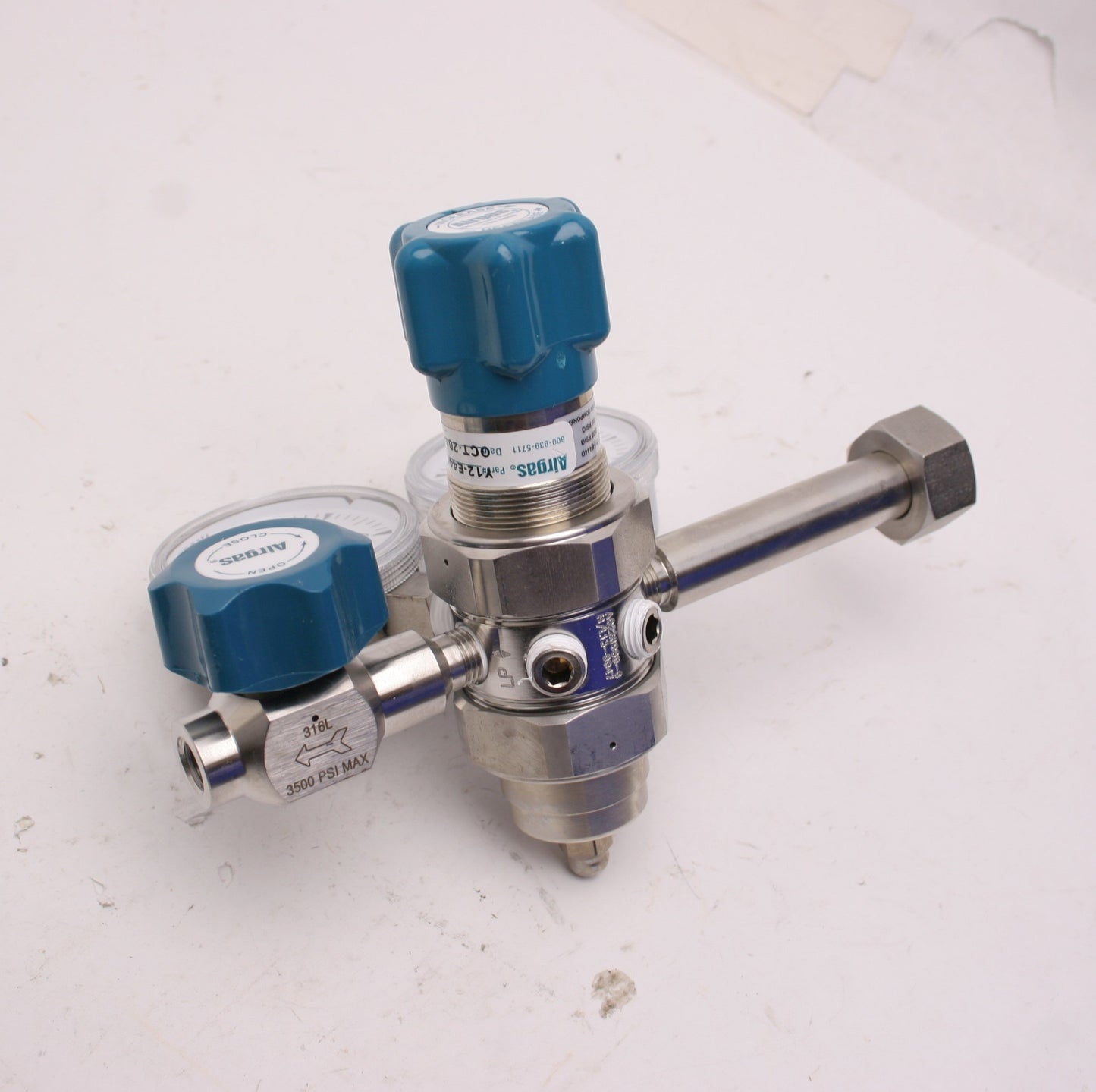 Used Airgas Y12-E444D660 Two Stage Stainless Gas Regulator, Inlet: 3500 PSIG Max