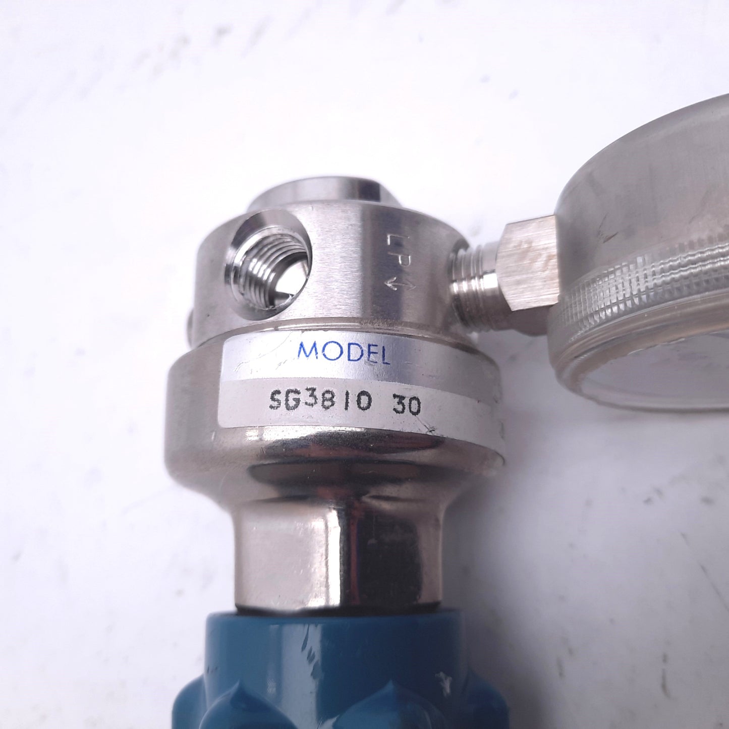 Used Linde SG3810 30 Regulator, Outlet: 30PSIG, Inlet: 3810PSIG, 1/4"NPT