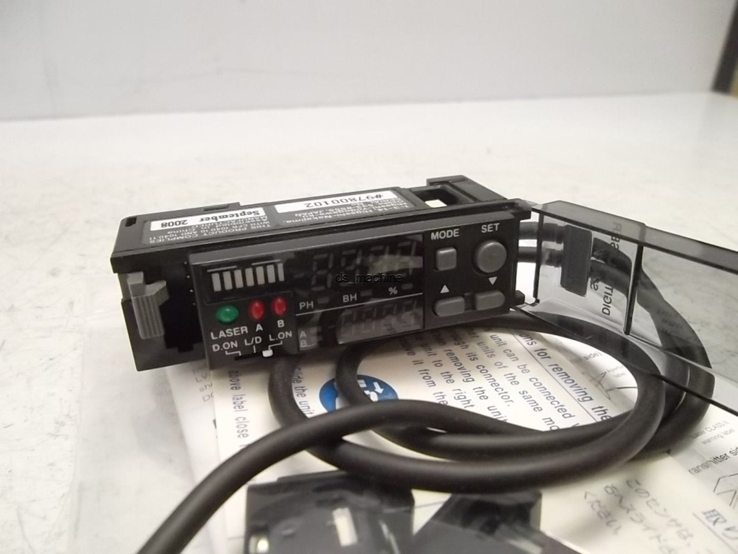 Used Keyence LV-22AP Laser Sensor Amplifier PNP 12-24VDC