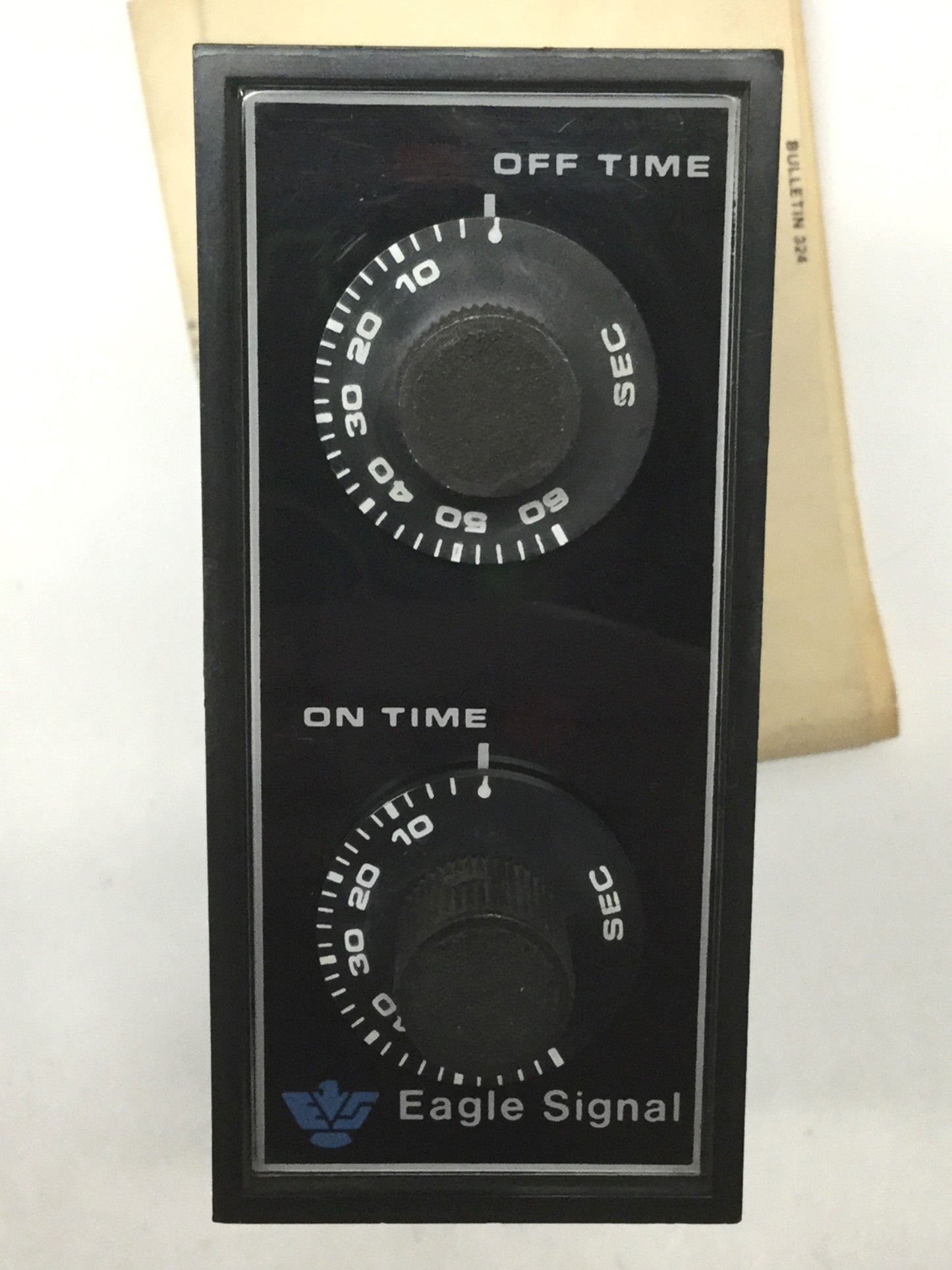 Used Eagle Signal DA1414A3 DA100 Miniflex On/Off Repeat Cycle Timer, 60 sec, 120VAC