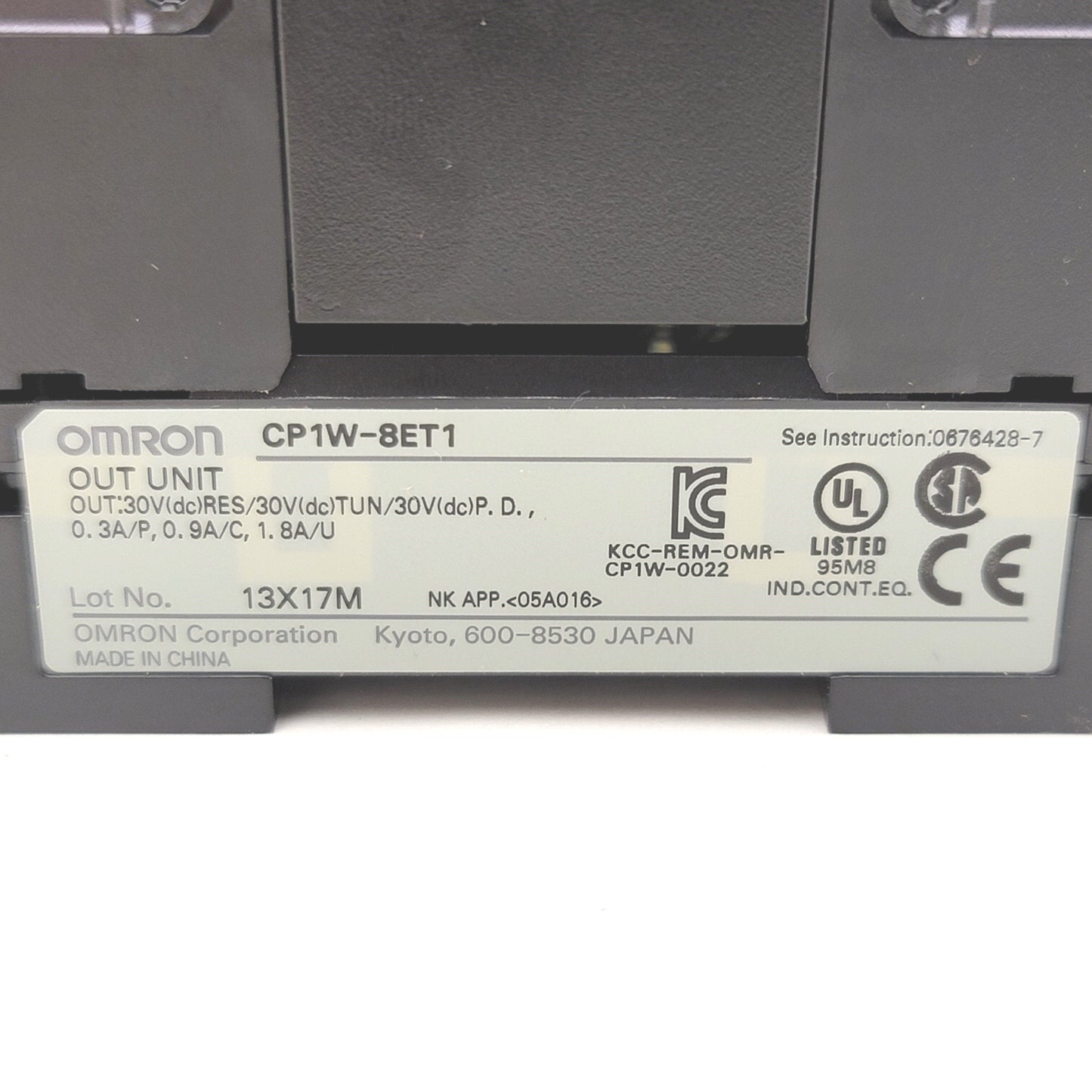 New Omron CP1W-8ET1 Digital Output Expansion Unit 8x PNP Outputs, 4.5-30VDC