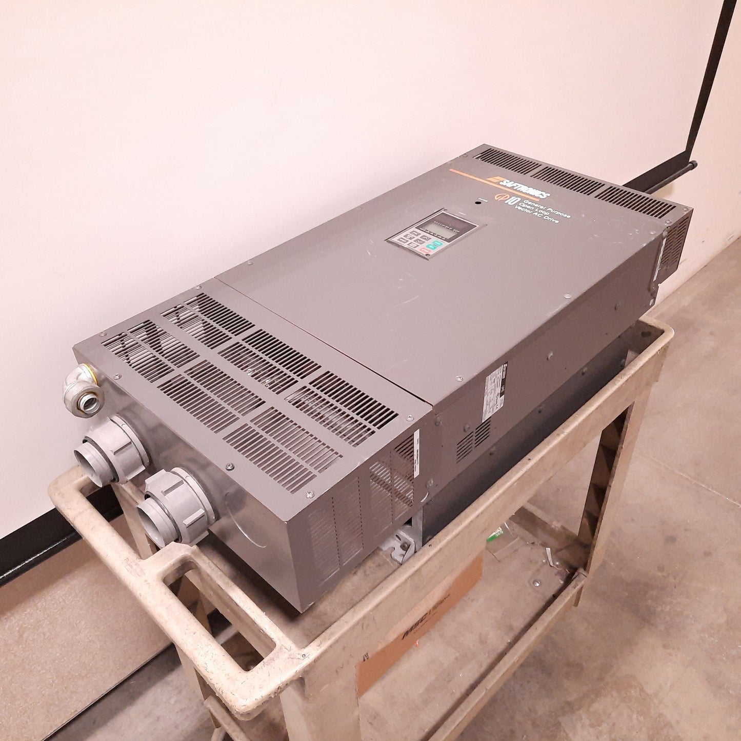 Used Saftronics GP10E9ST34060B1 Vector AC Drive, In 380-480VAC 124A 3-Phase, Out 60HP