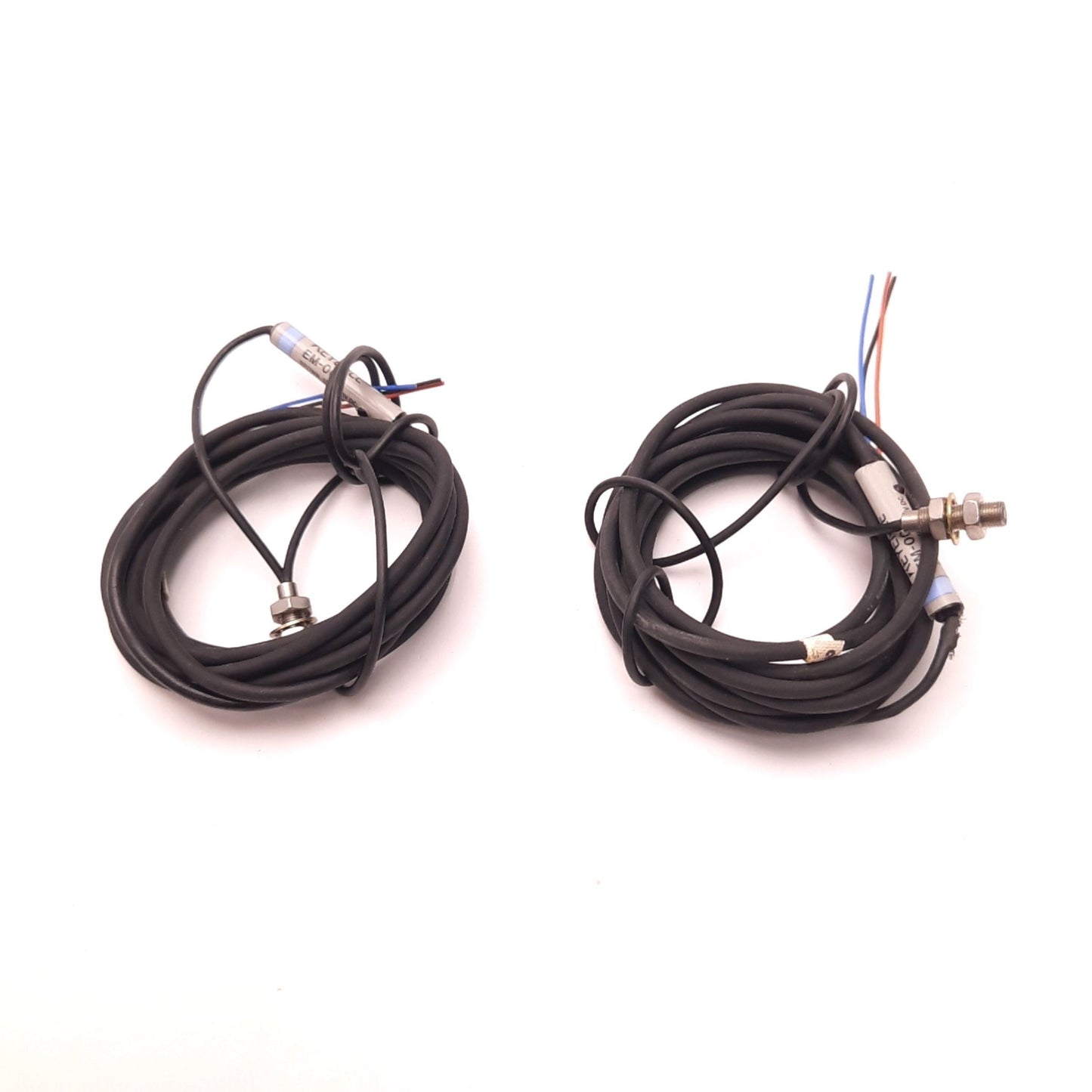 Used Lot of 2 Keyence EM-005 Proximity Sensor with Cable Amplifier, 1.0mm Range, N.O.