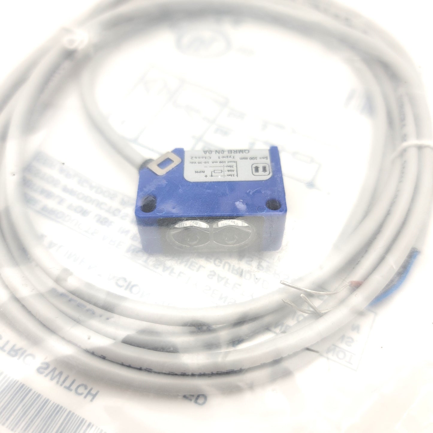 New Micro Detectors QMRB-0N-0A Diffuse Photoelectric Proximity Sensor, 10-30VDC, NPN