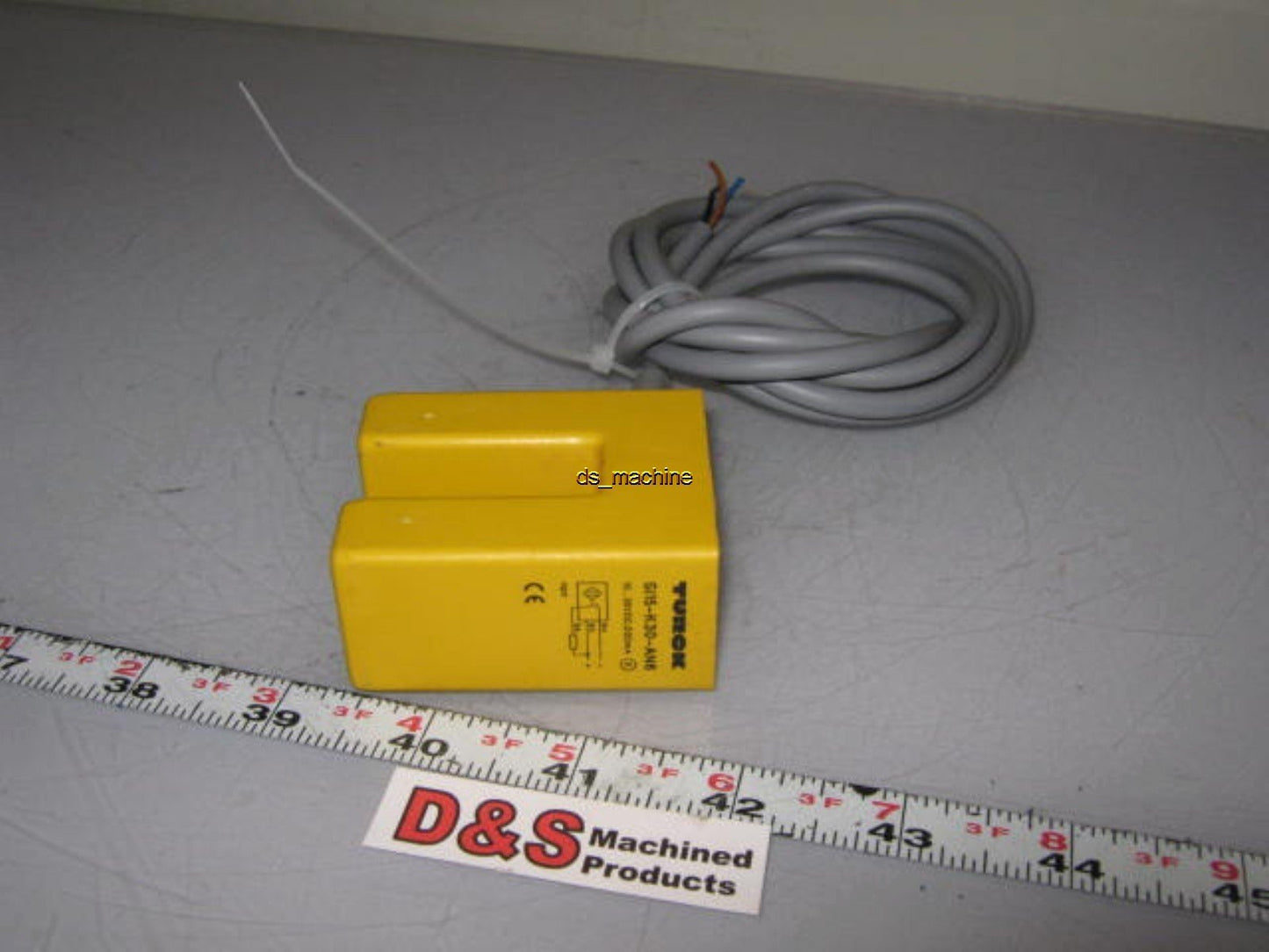 Used Turck Si15-K30-AN6 Slot Sensor