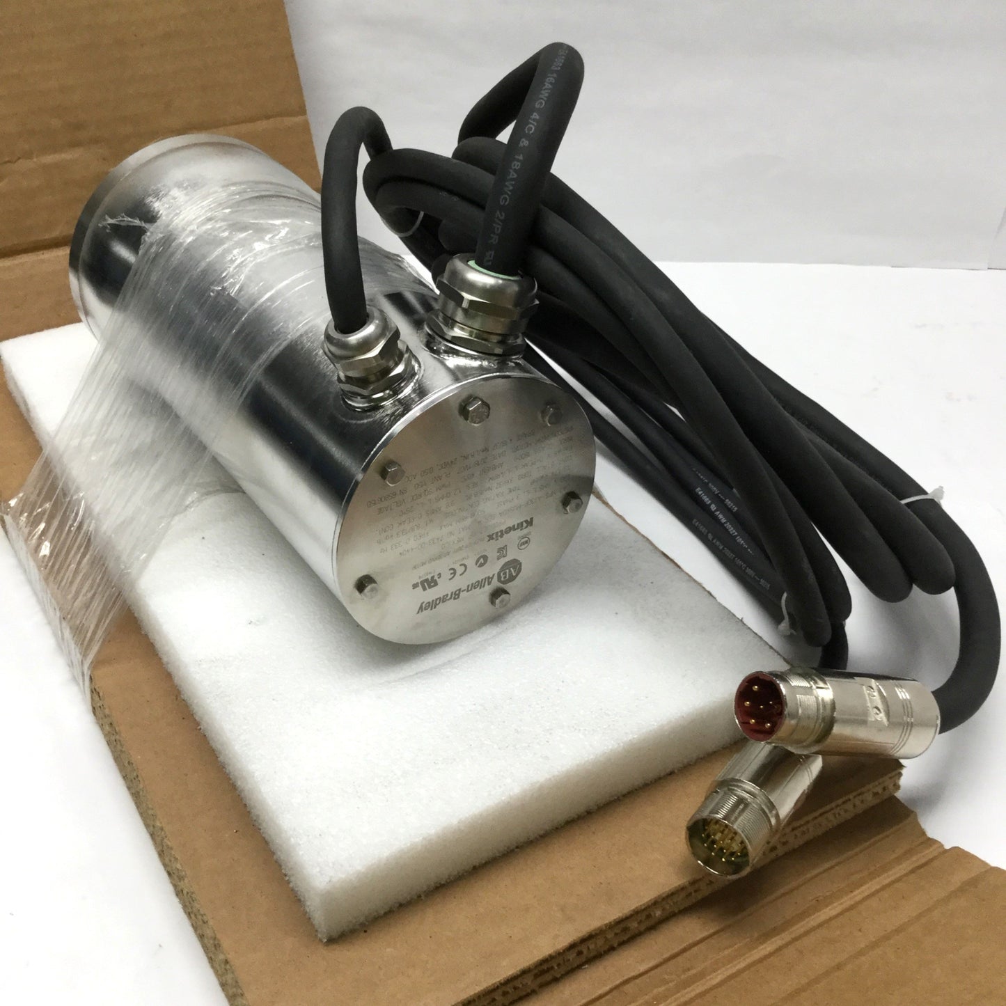 New – Open box Allen Bradley MPS-A330P-MJ54DA Kinetix NSF Stainless Servo Motor 230VAC Ø100mm