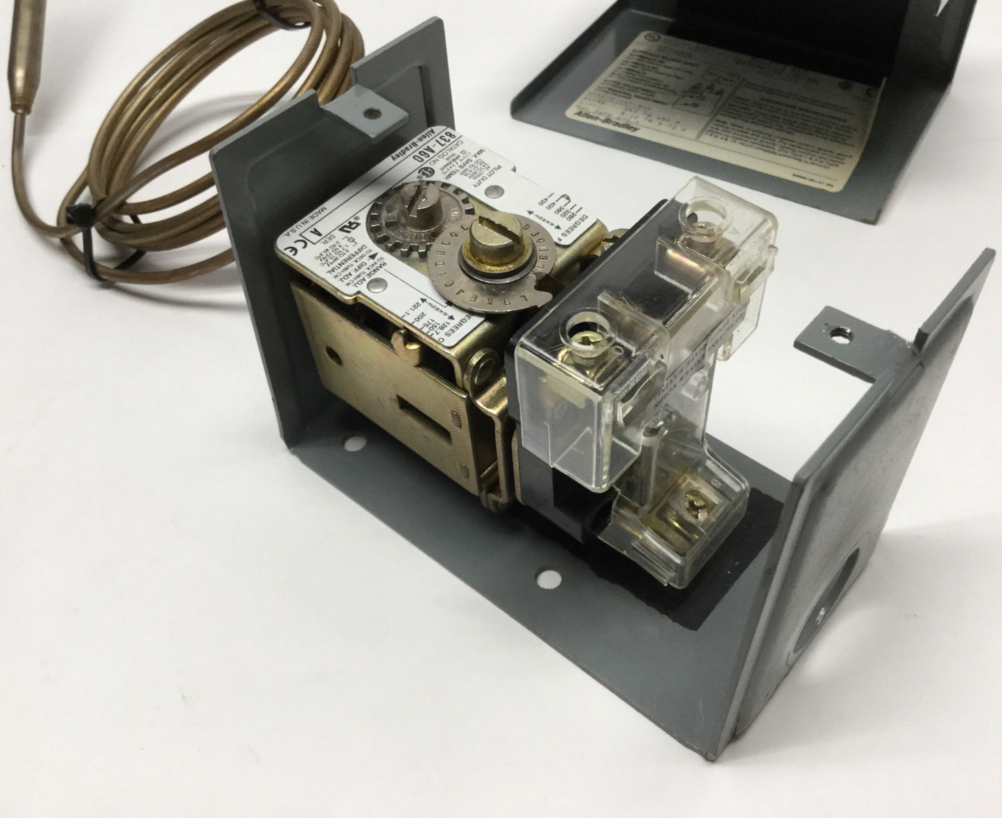 Used Allen Bradley 837-A60AX506 Temperature Control, 260-430øF, Remote Bulb/Capillary