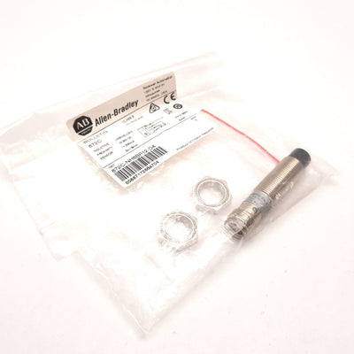 New Allen Bradley 872C-NH8BP12-D4 Inductive Proximity Sensor, 8mm, 10-30VDC