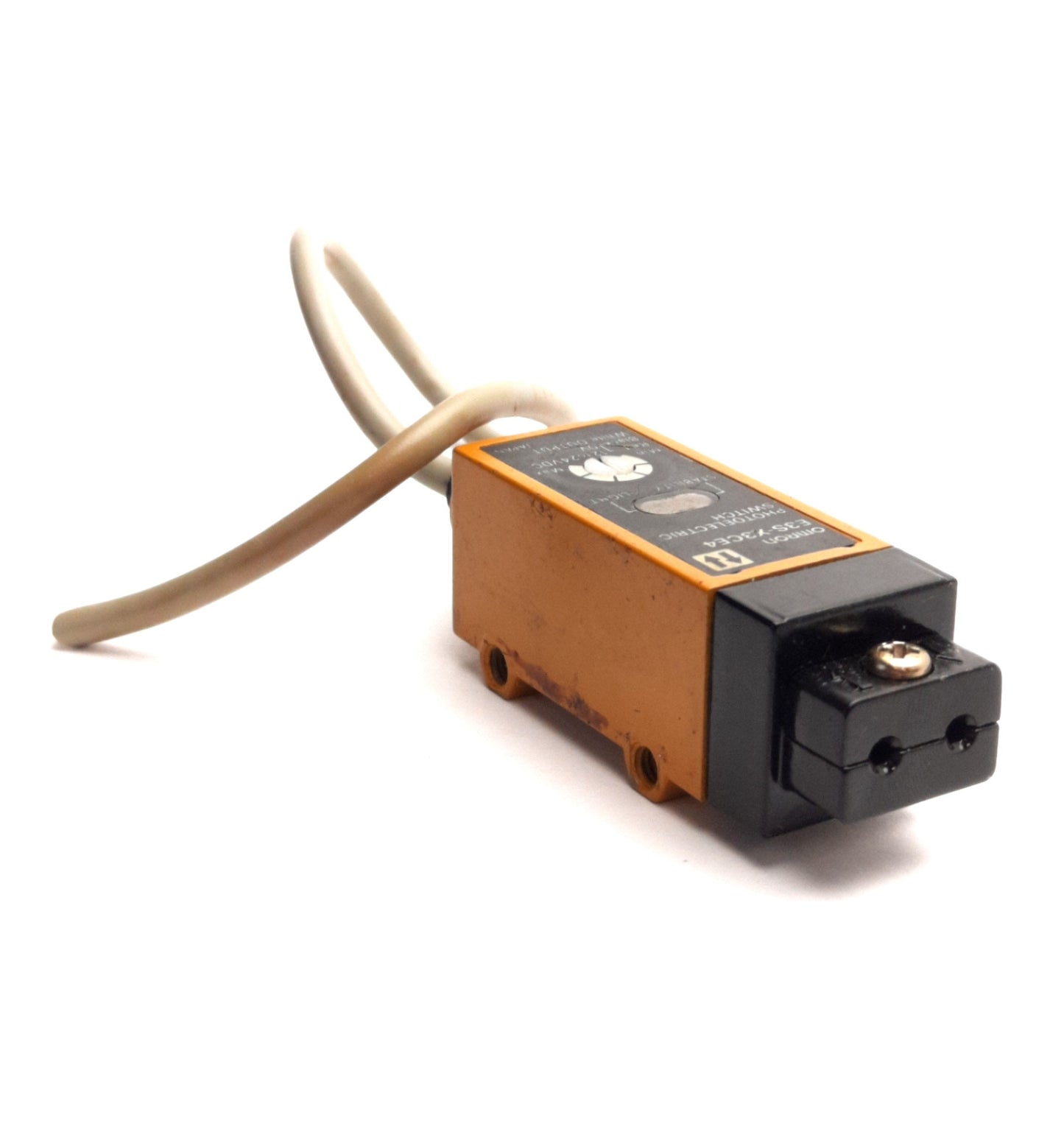 Used Omron E3S-X3CE4 Photoelectric Sensor NPN-SPST Output, 12-24V DC, Max Load: 80mA