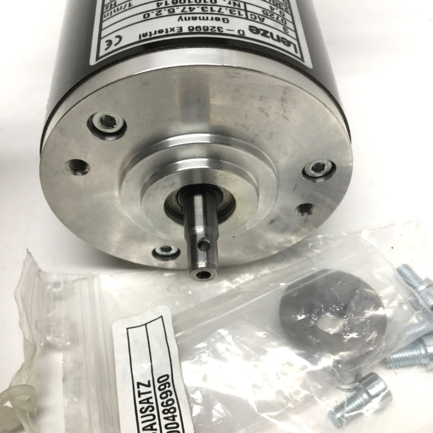 New Other Lenze 13.713.47.5.2.0 3-Phase Motor 230/400VAC 50Hz, 40W, 1350RPM