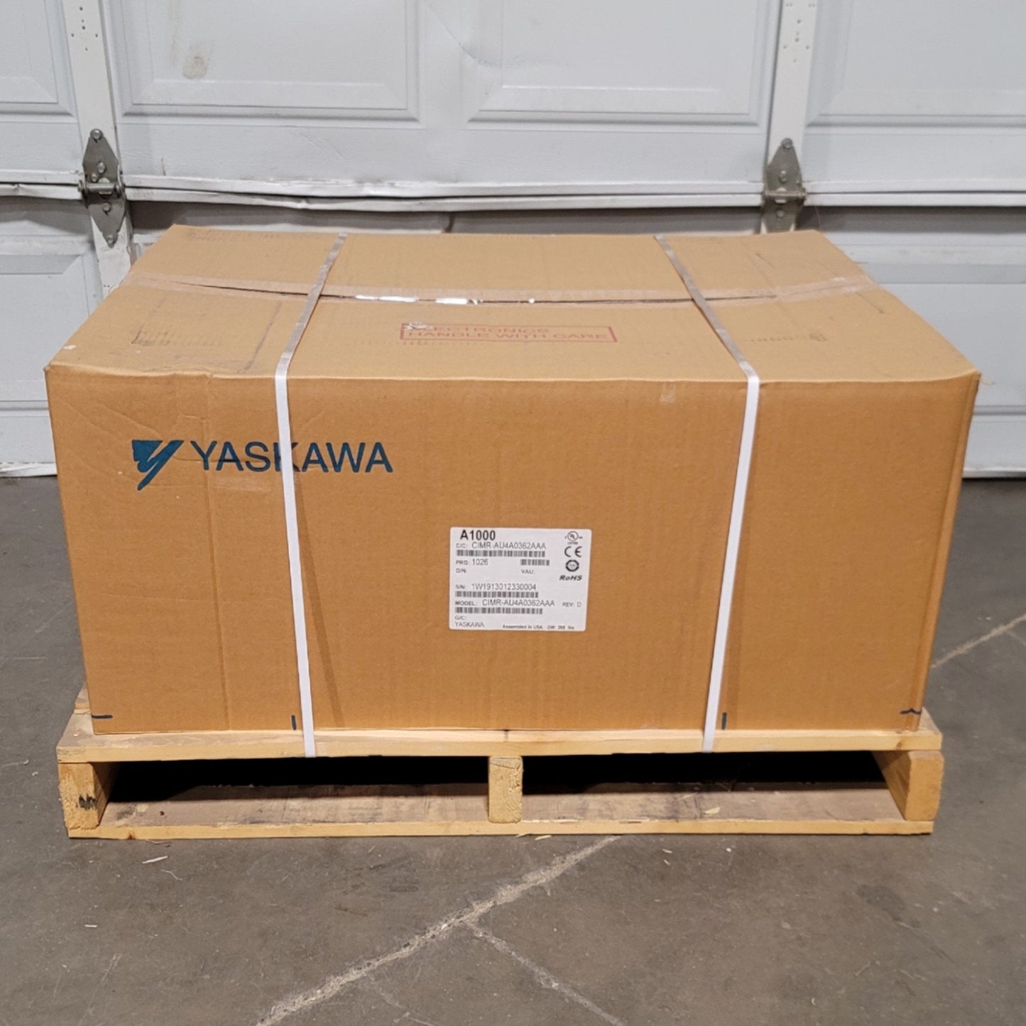 New Yaskawa CIMR-AU4A0362AAA A1000 Variable Speed Drive 300HP 362A 380-480VAC 3-Ph