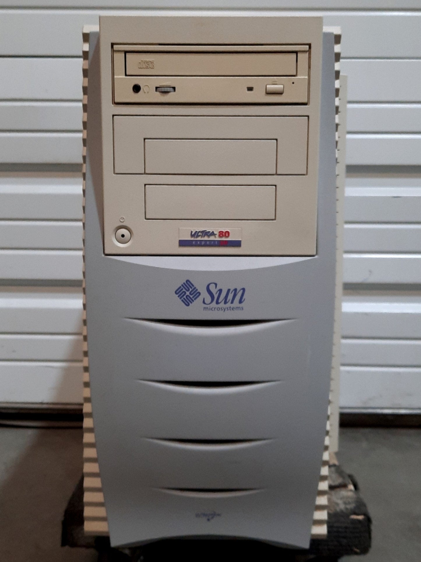 Used Sun Microsystems Ultra 80 2450 Workstation 2x CPU 4GB RAM w/MSMT672 GPU *No HDD*