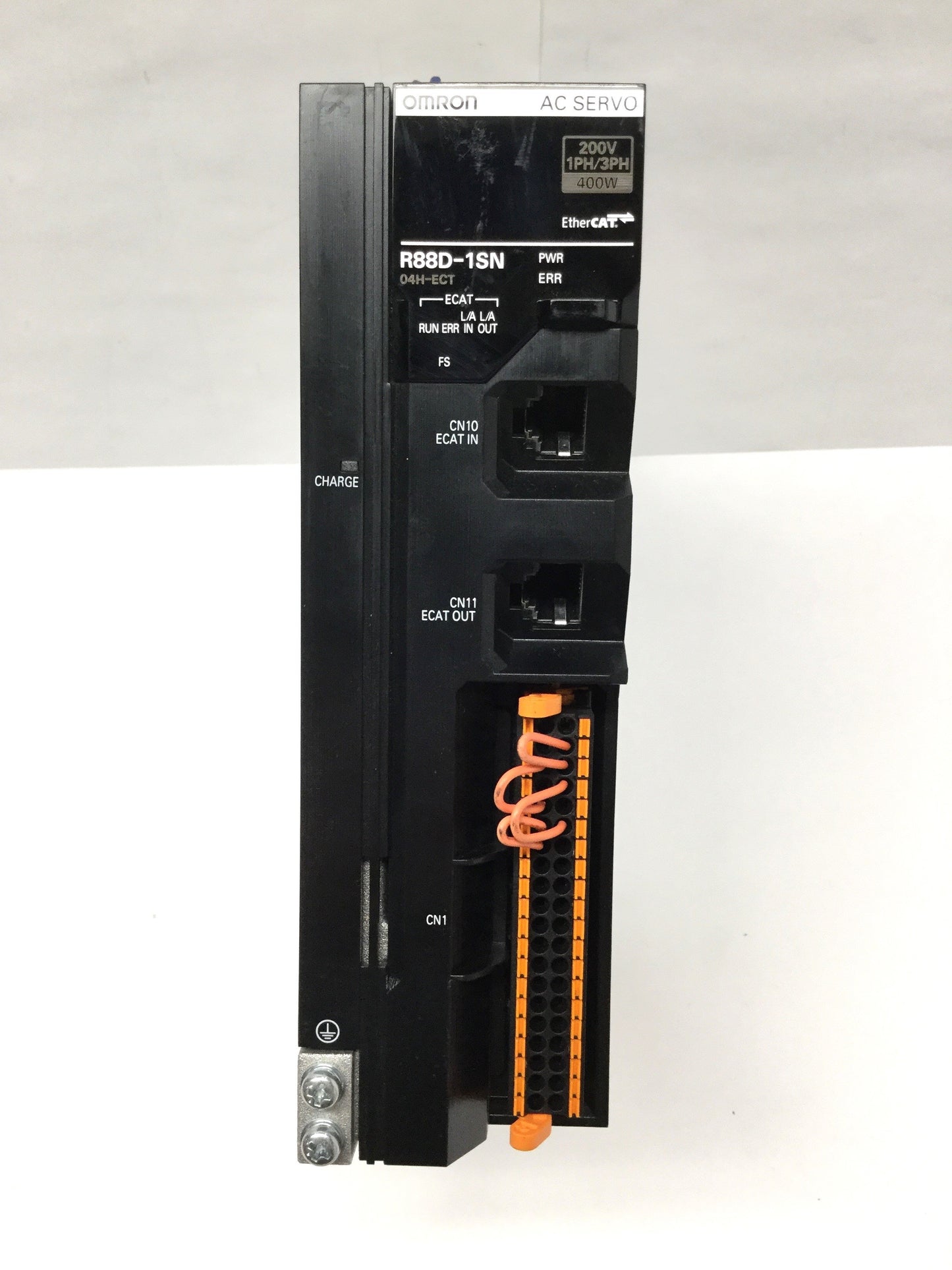 Used Omron R88D-1SN04H-ECT Sysmac EtherCAT AC Servo Drive 1PH 240VAC, 0.4kW 3PH