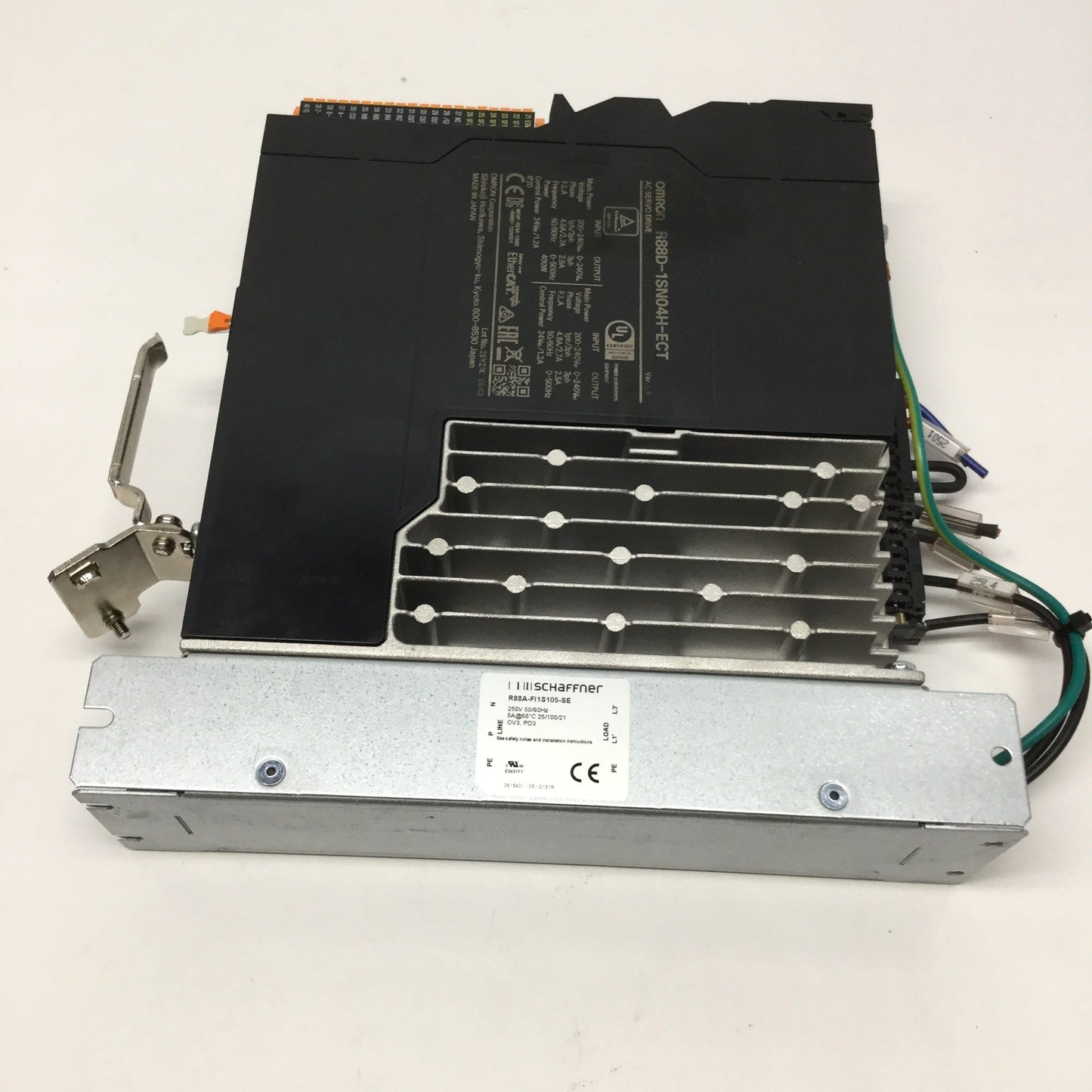 Used Omron R88D-1SN04H-ECT Sysmac EtherCAT AC Servo Drive 1PH 240VAC, 0.4kW 3PH